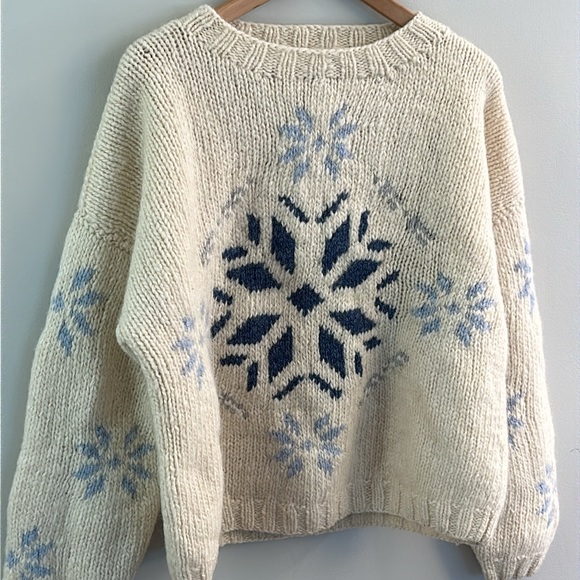Vintage Sweaters - Vintage L.L.Bean 100% Wool Cream Blue Snowflake Thick Knit Sweater SZ XL